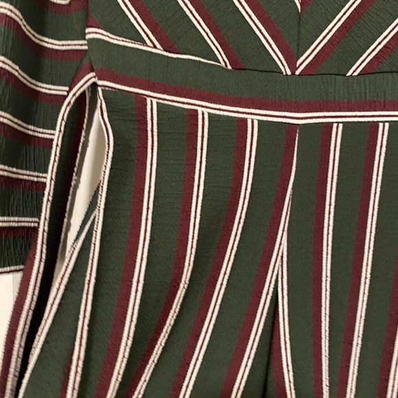 Green striped jumpsuit - Picture 2 of 4